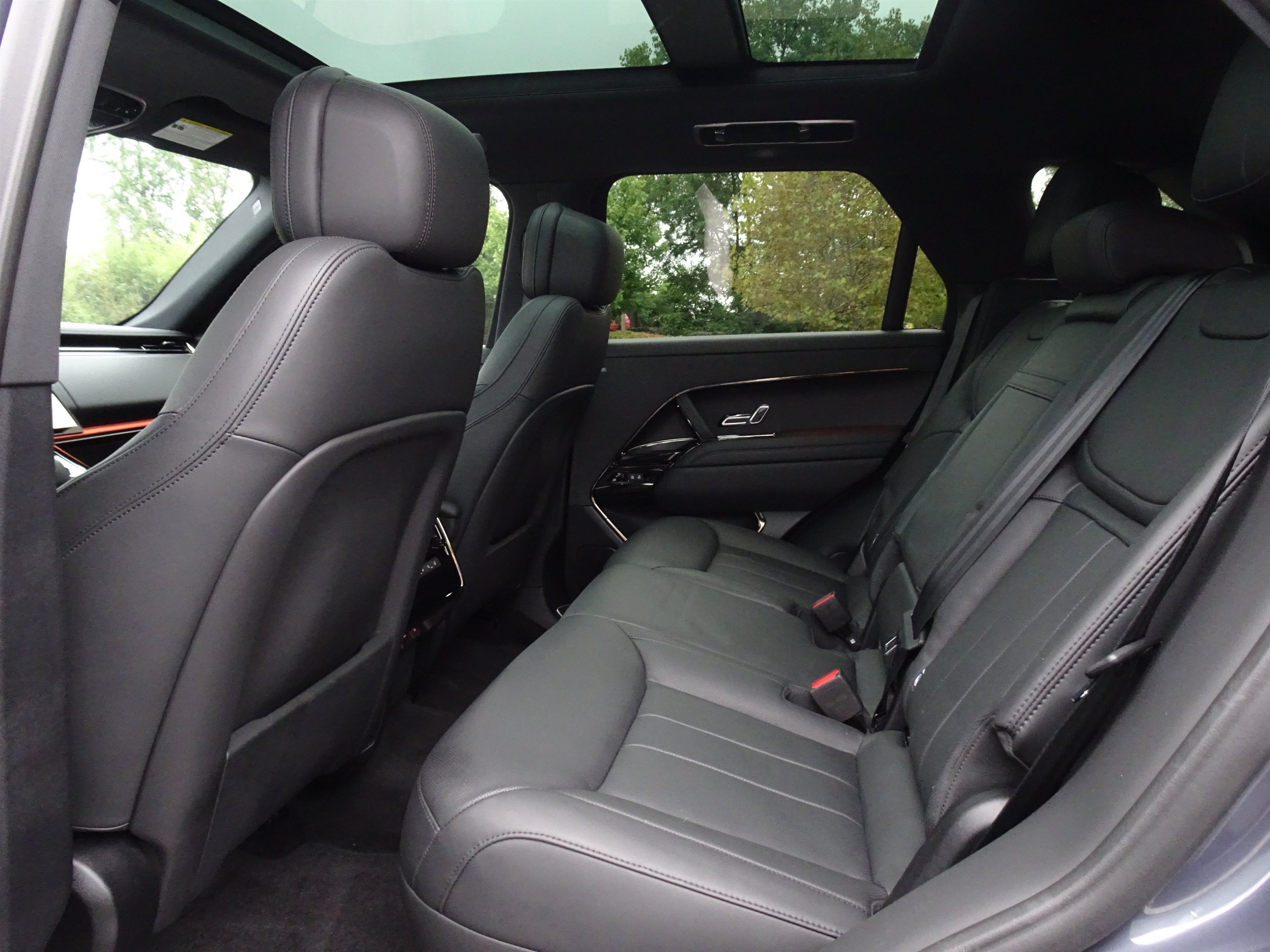 Certified 2024 Land Rover Range Rover Sport Dynamic SE AWD/4WD image 18
