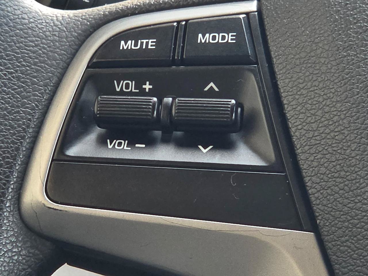 Used 2017 Hyundai Elantra SE FWD image 16