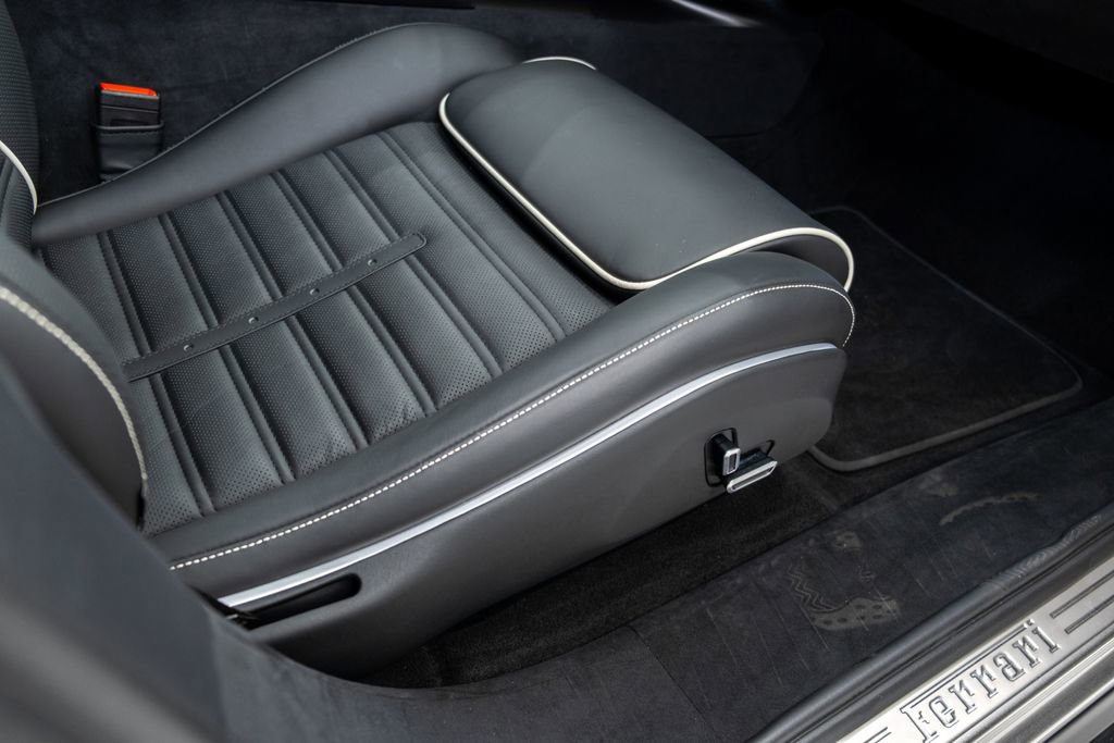 Used 2024 Ferrari Purosangue image 29