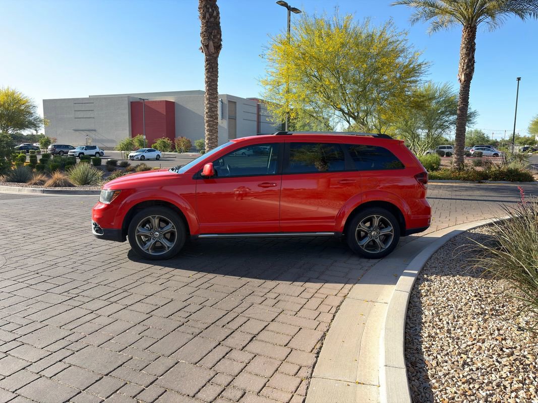 Used 2018 Dodge Journey Crossroad w/ Popular Equipment Group FWD image 5
