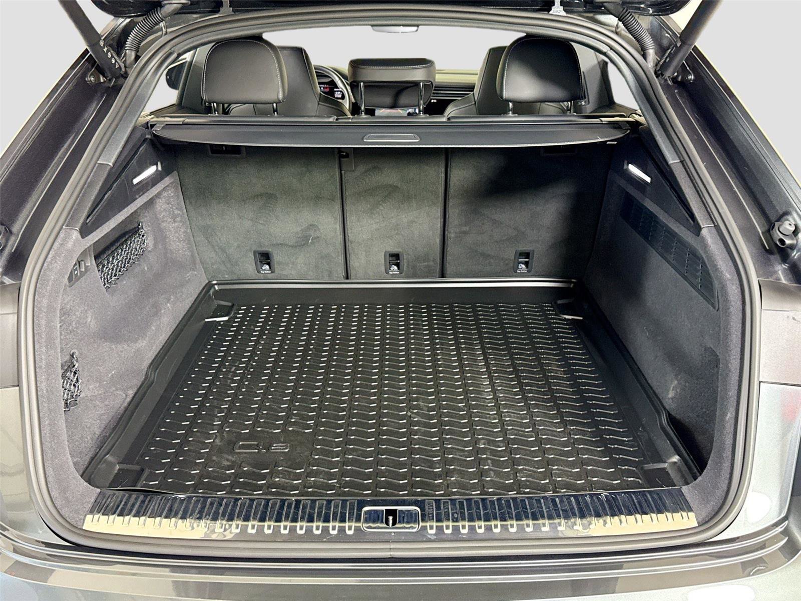 Used 2024 Audi SQ8 Premium Plus w/ 23" Wheel Package image 28