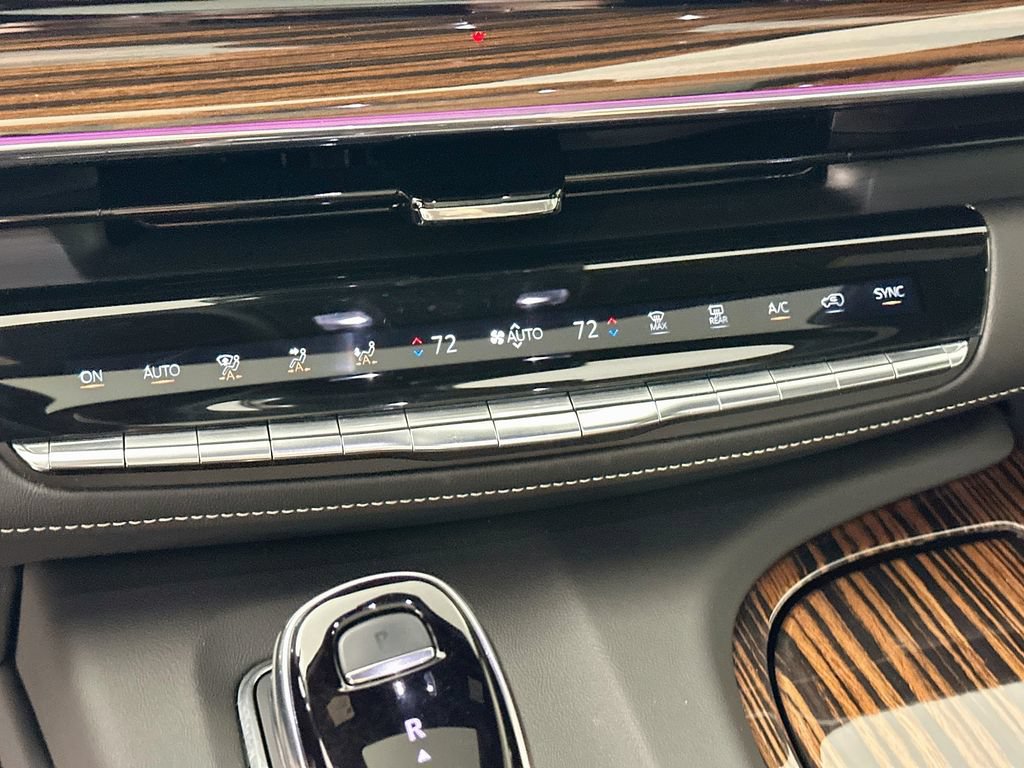 Certified 2024 Cadillac Escalade Premium Luxury w/ Performance Package AWD/4WD image 20