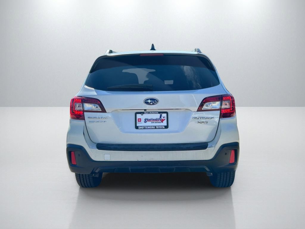 Used 2018 Subaru Outback 3.6R Touring image 6