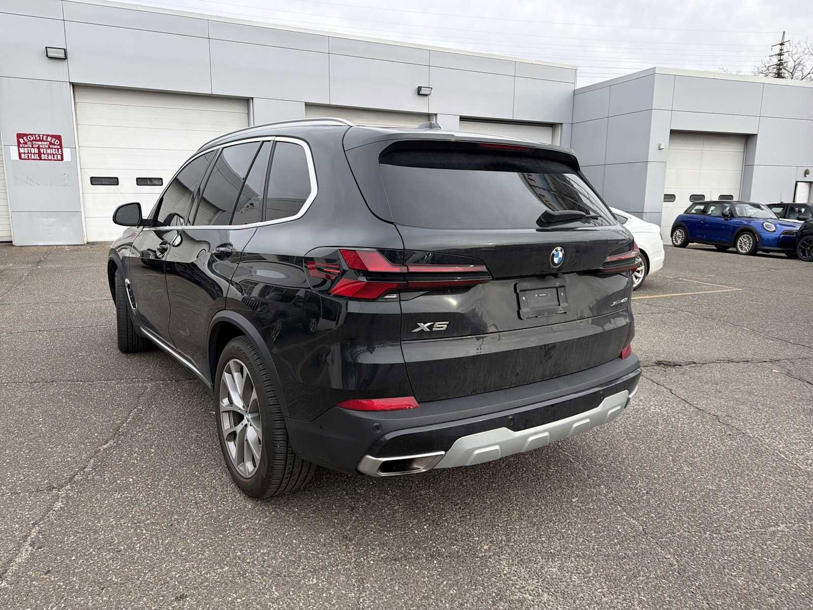 Used 2024 BMW X5 xDrive40i w/ Premium Package image 5