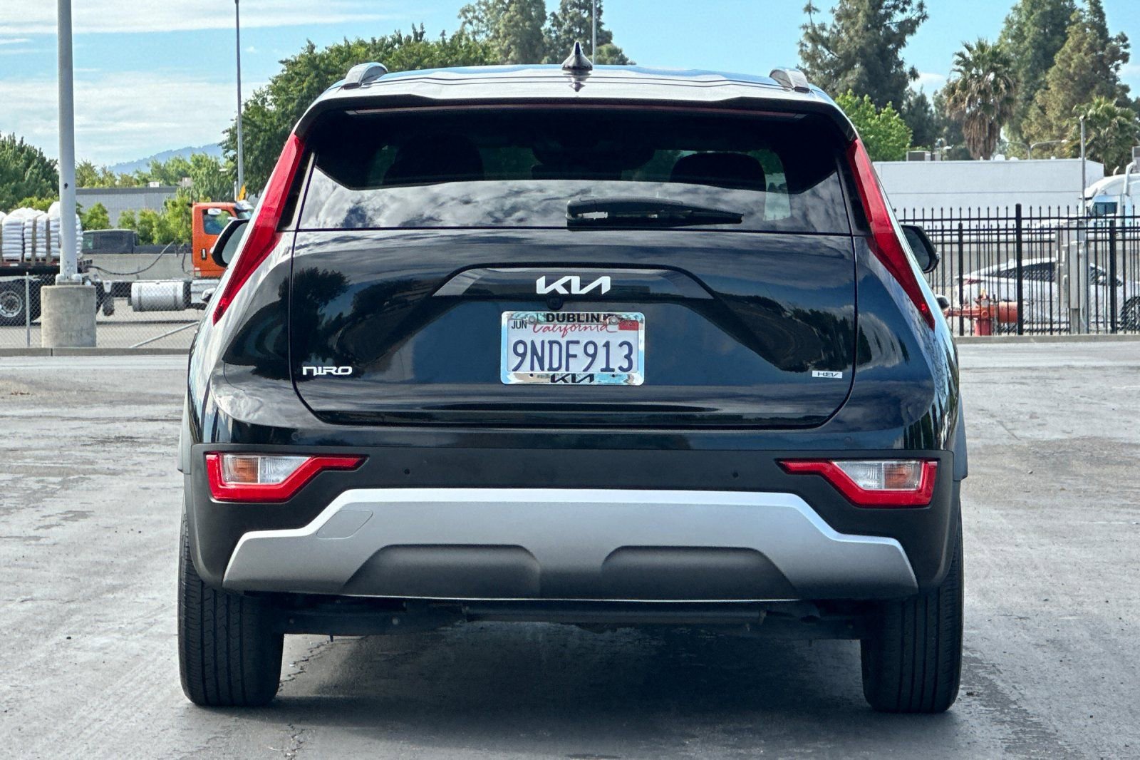 Used 2023 Kia Niro EX image 5