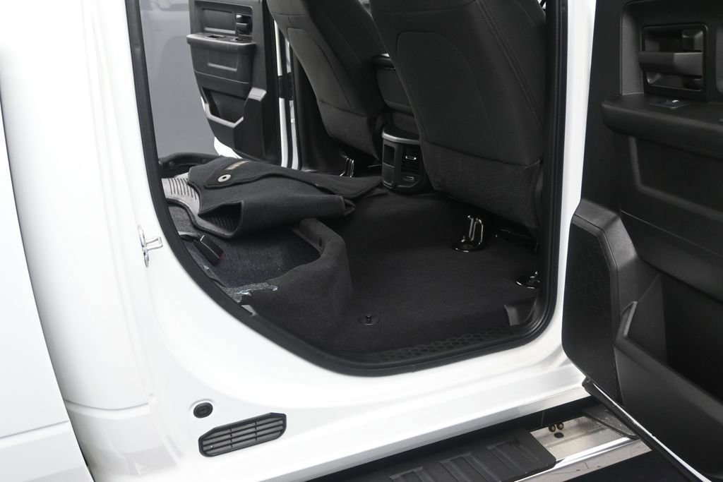 Used 2024 RAM 2500 Tradesman w/ Chrome Appearance Group AWD/4WD image 16