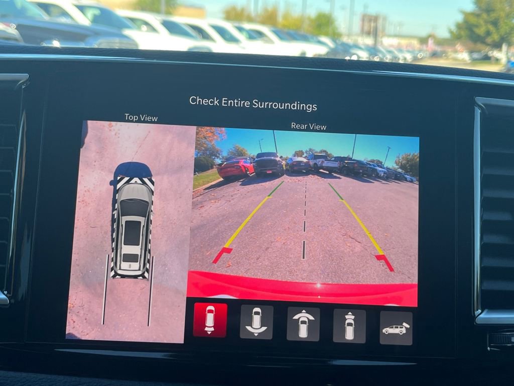 New 2026 Chrysler Pacifica Limited image 9