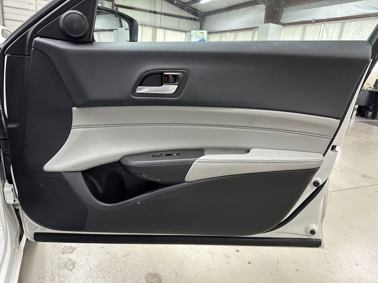 Used 2020 Acura ILX w/Premium 4dr Sedan Package image 16