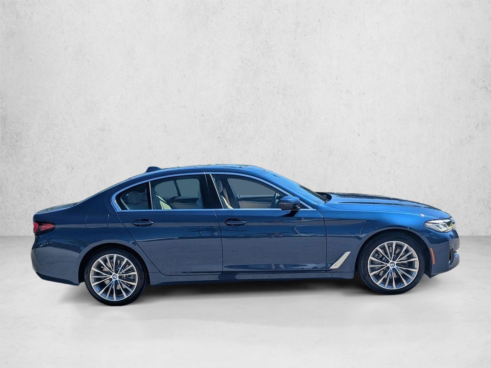 Certified 2023 BMW 530i w/ Convenience Package RWD image 4