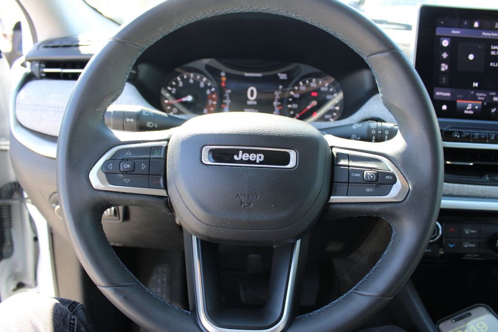 Used 2022 Jeep Compass Latitude image 25