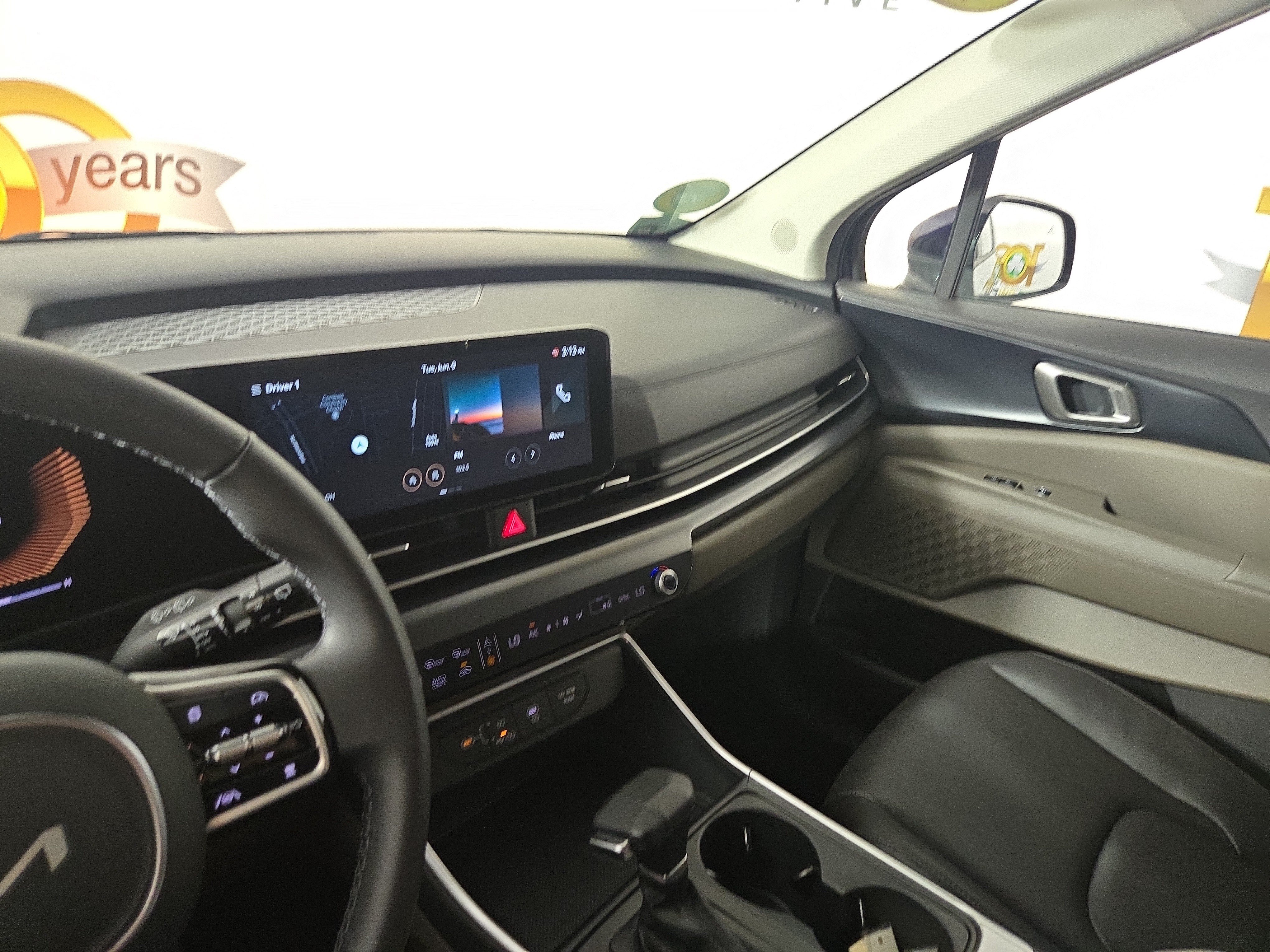 Used 2026 Kia Carnival FWD image 25