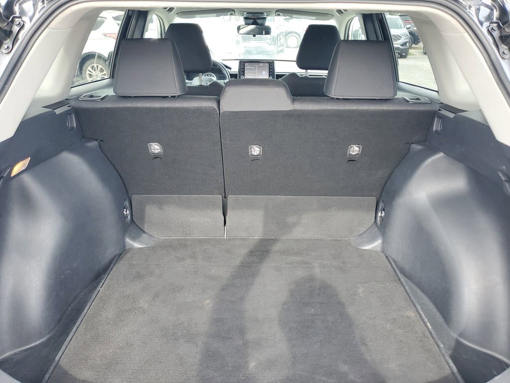 Used 2022 Toyota Corolla Cross LE image 9