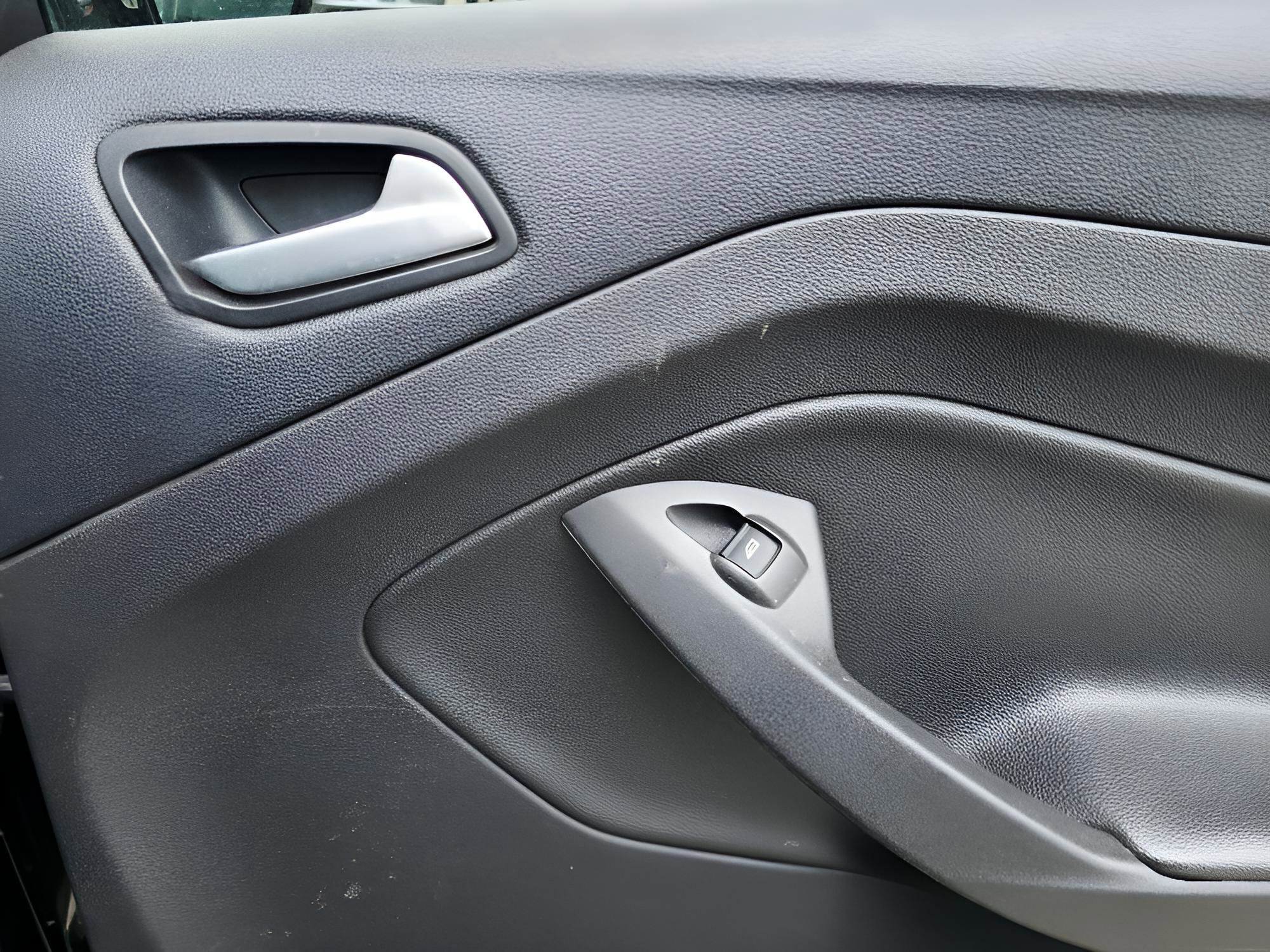 Used 2013 Ford Escape SE image 18
