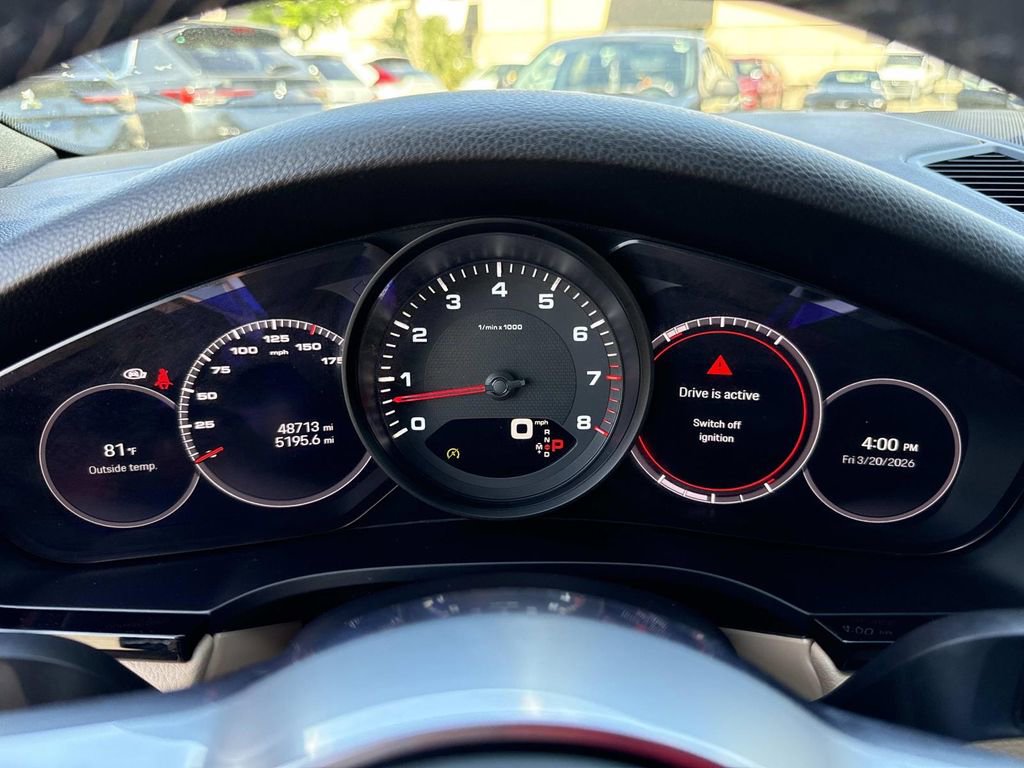 Used 2022 Porsche Cayenne Platinum Edition image 39