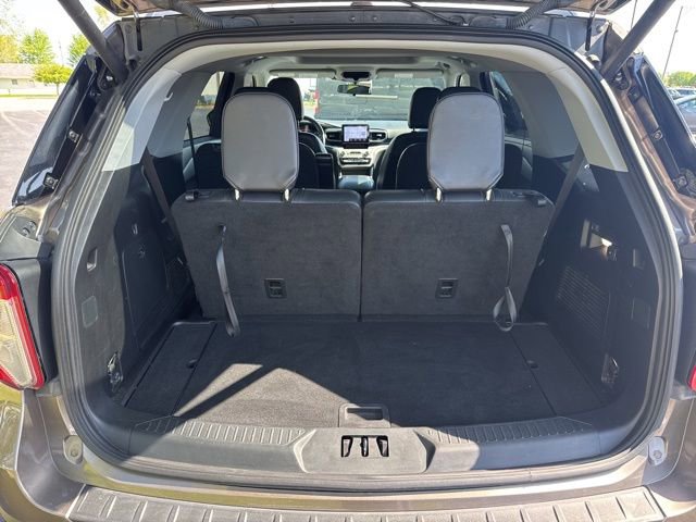 Used 2021 Ford Explorer XLT w/ Equipment Group 202A image 12