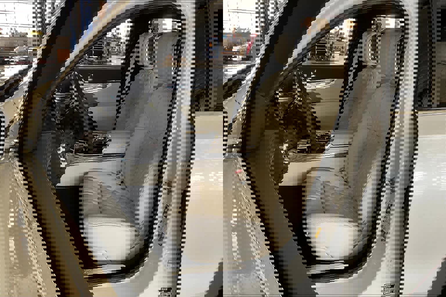 Used 2025 BMW i7 eDrive50 image 9