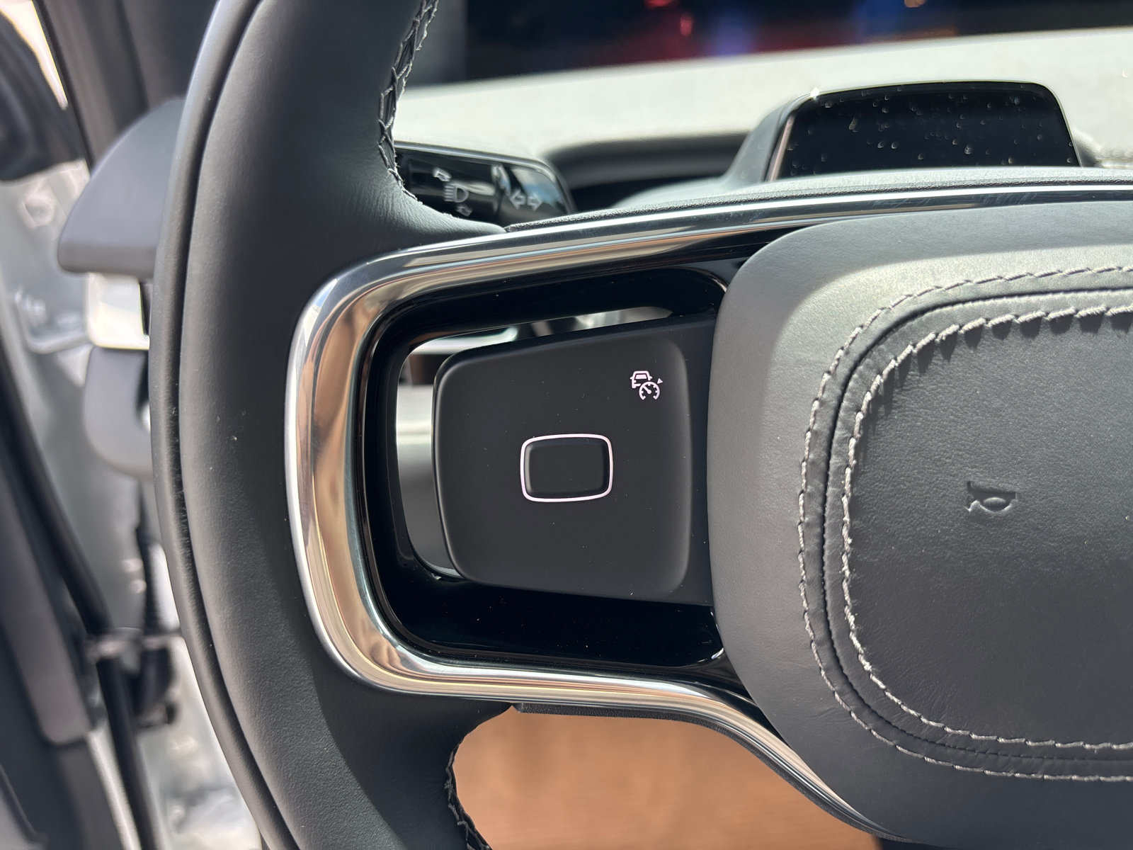 New 2026 Lincoln Navigator Reserve w/ Jet Appearance Package AWD/4WD image 16