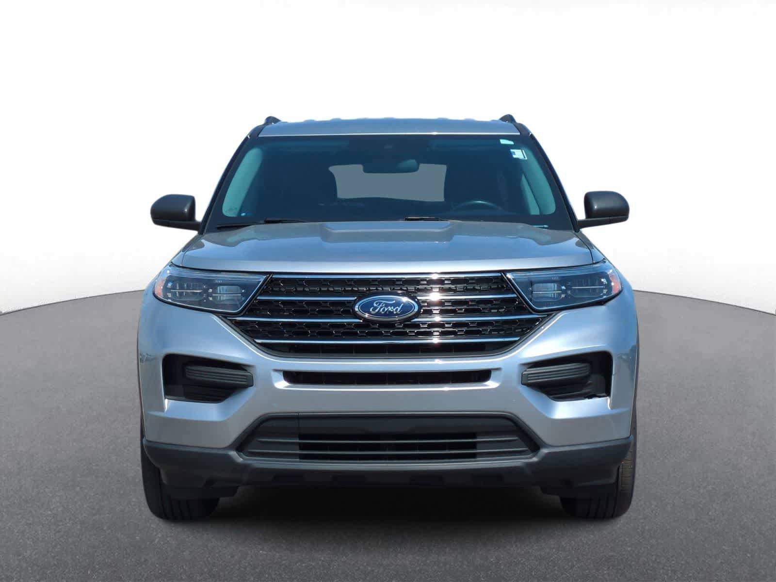 Used 2021 Ford Explorer XLT w/ Class III Trailer Tow Package AWD/4WD image 3