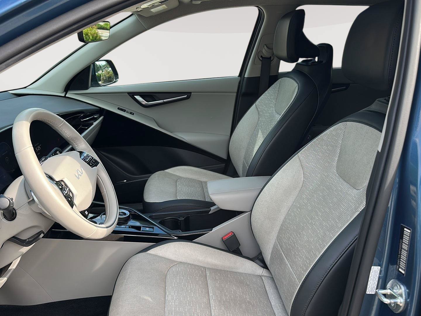 Used 2023 Kia Niro Wave w/ Wave Preserve Package FWD image 18