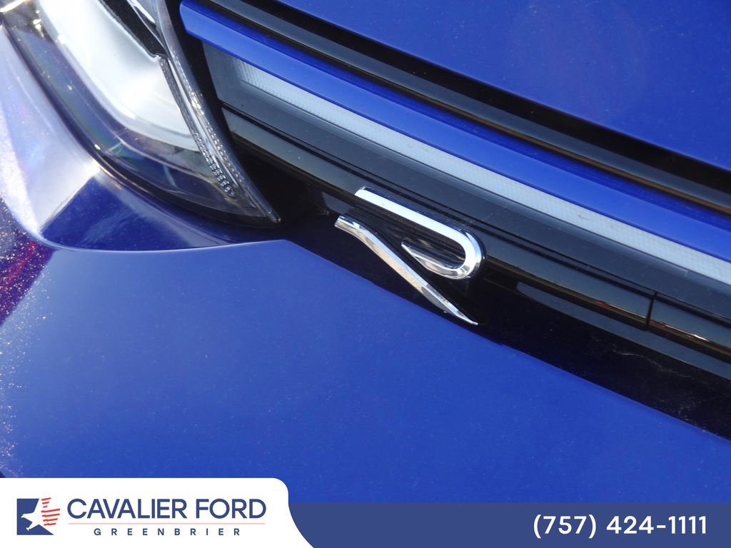 Used 2022 Volkswagen Golf R image 12