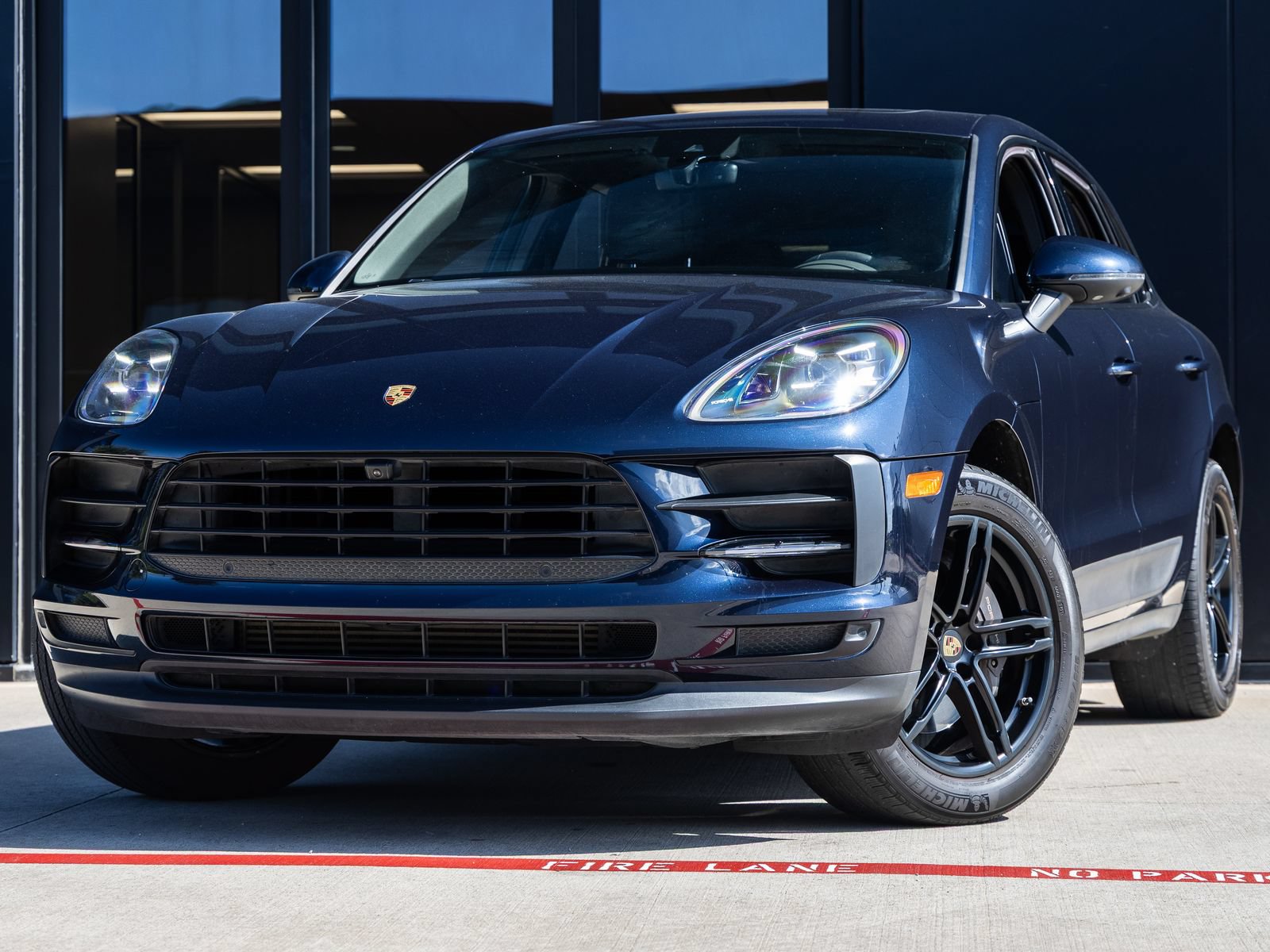 Certified 2021 Porsche Macan AWD/4WD video 1