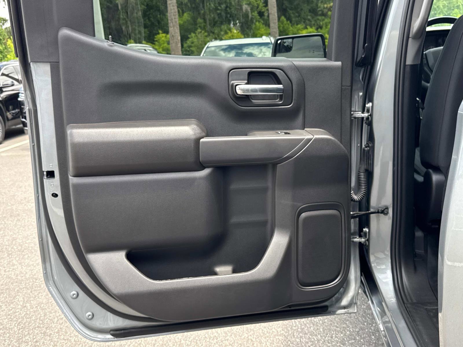 New 2025 Chevrolet Silverado 1500 Custom image 9