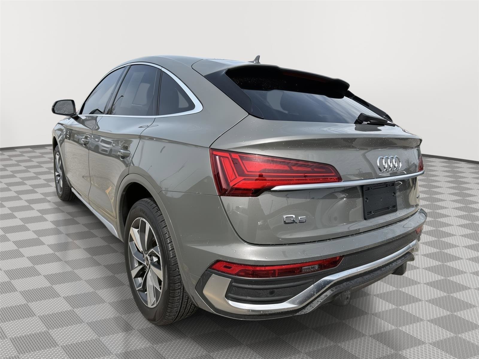 Used 2023 Audi Q5 2.0T Premium Plus w/ Premium Plus Package image 3