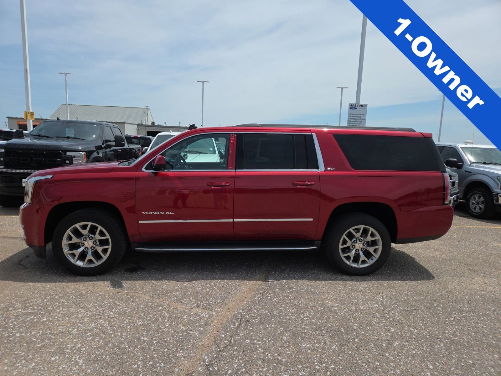 Used 2015 GMC Yukon XL SLT w/ HD Trailering Package AWD/4WD image 2