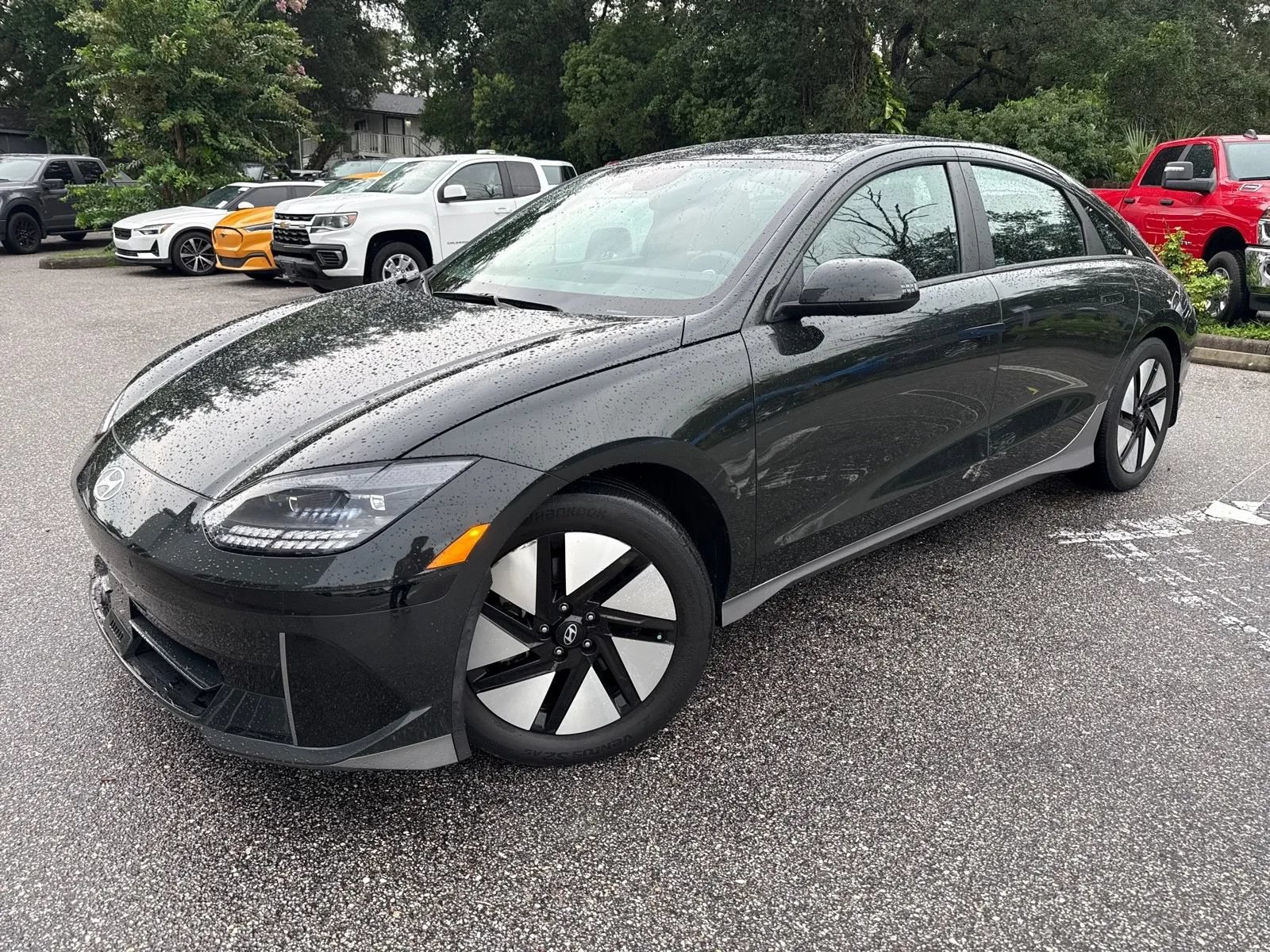 Used 2024 Hyundai Ioniq 6 SE RWD image 2