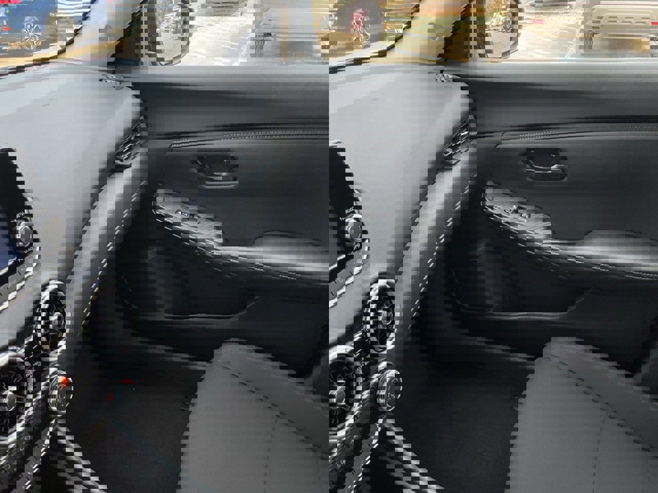 Used 2025 Nissan Sentra S image 37