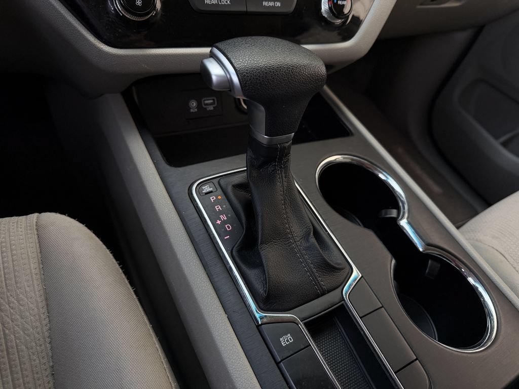 Used 2021 Kia Sedona LX FWD image 19