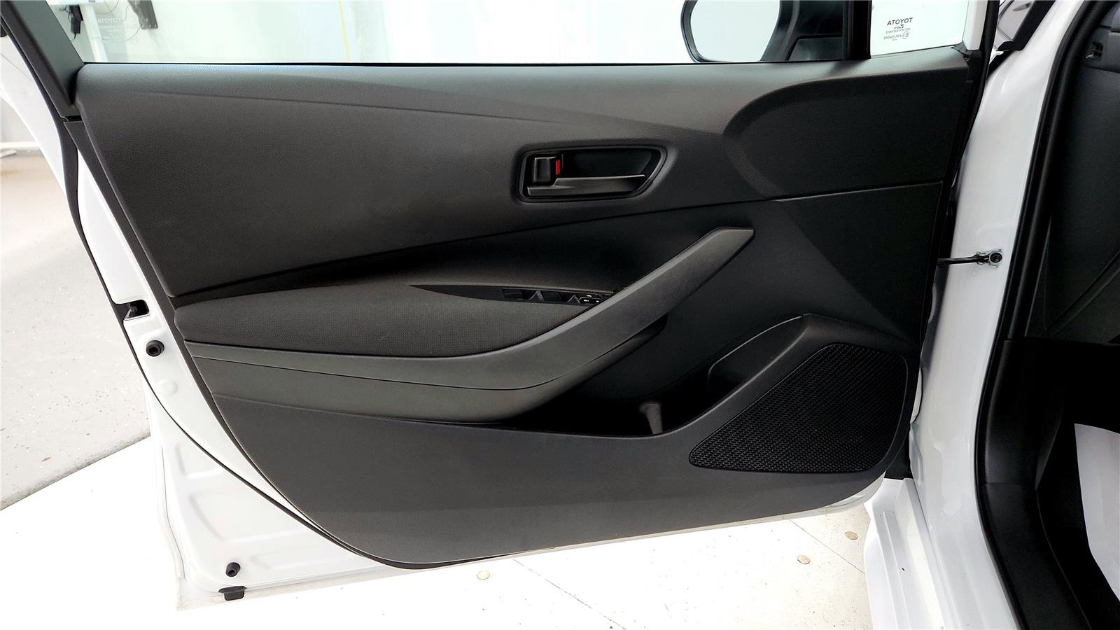 Certified 2023 Toyota Corolla LE image 32