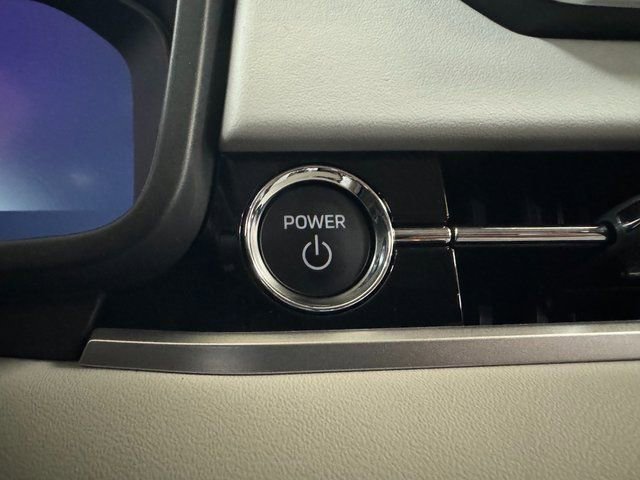 Used 2024 Mitsubishi Outlander 4WD Plug-In Hybrid image 11