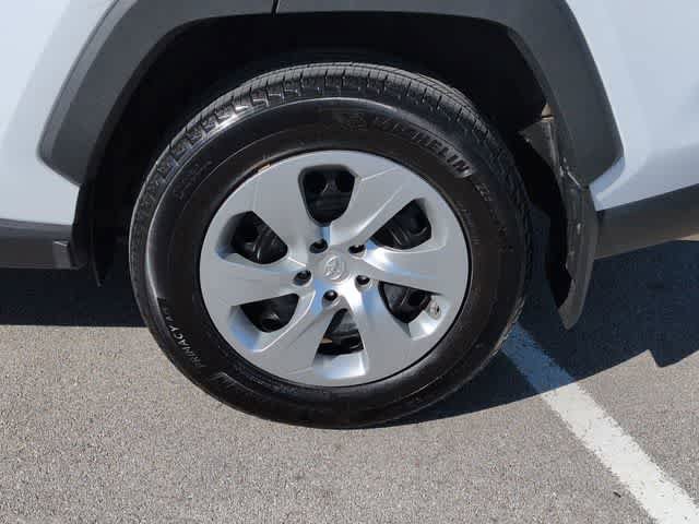 Used 2023 Toyota RAV4 LE FWD image 13