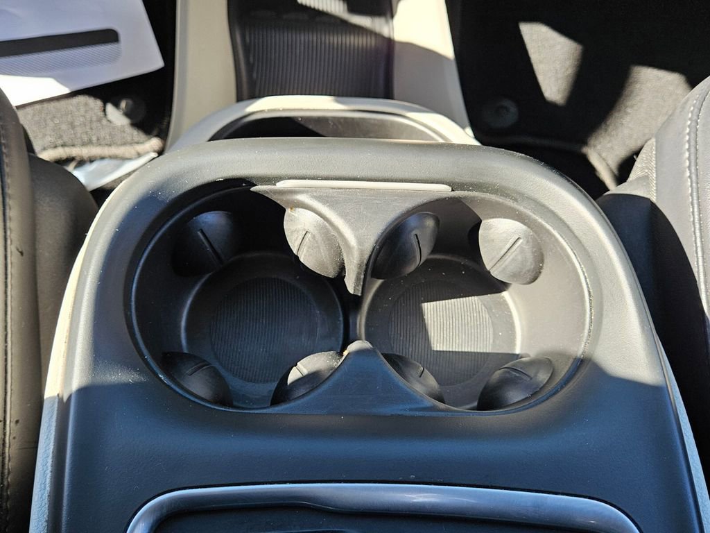 Used 2023 Chrysler Pacifica Touring-L image 19