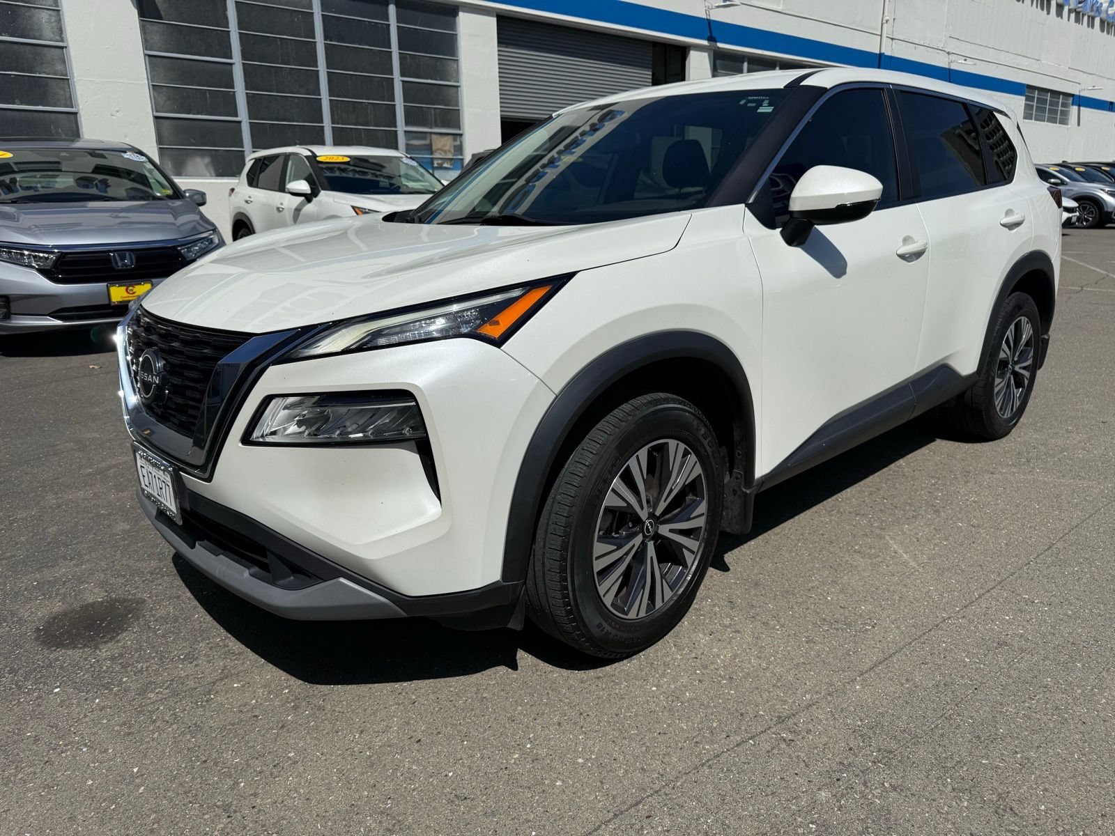 Used 2023 Nissan Rogue SV FWD image 1