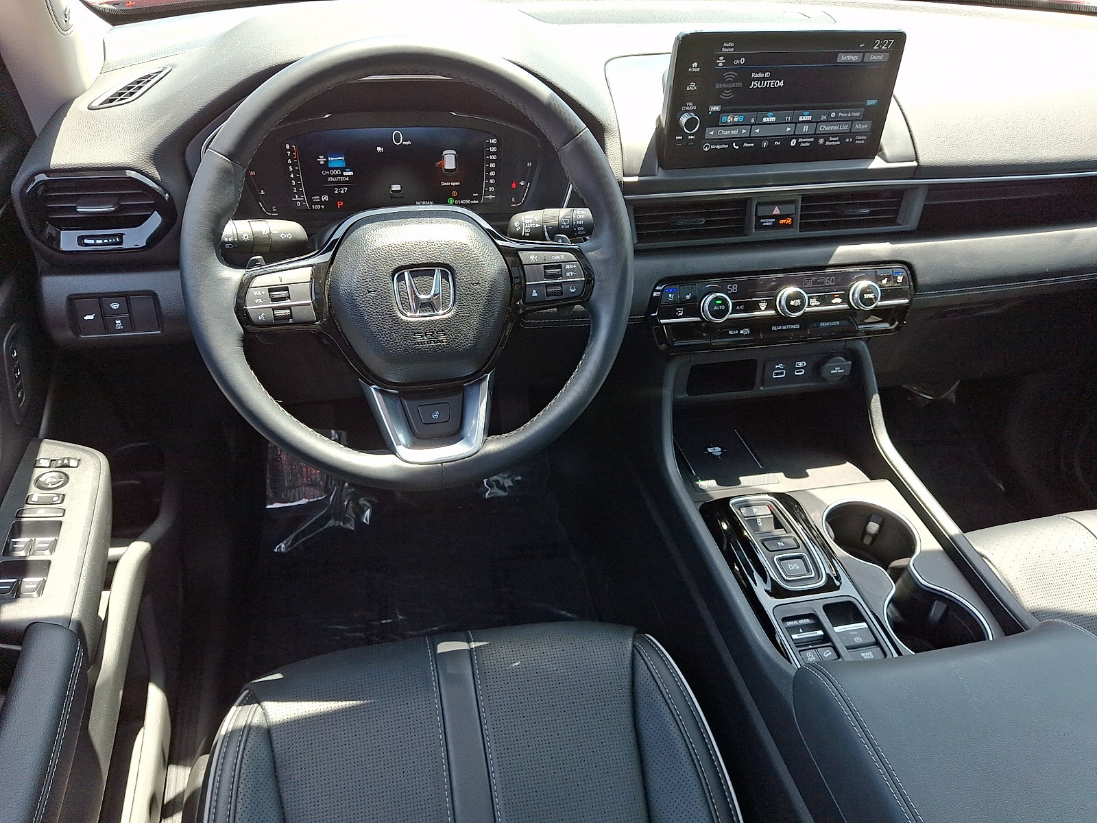 Used 2025 Honda Pilot Elite image 12
