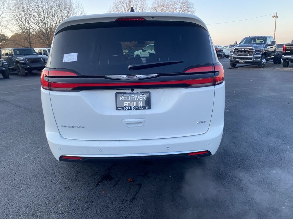 New 2026 Chrysler Pacifica Pinnacle AWD/4WD image 6