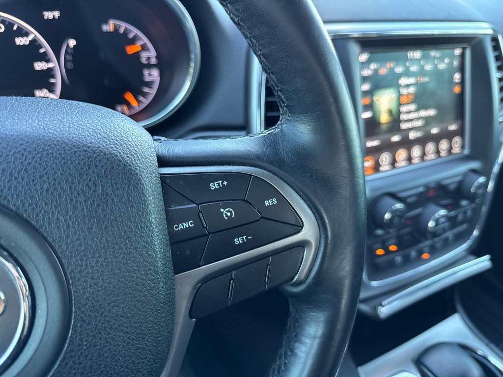 Used 2018 Jeep Grand Cherokee Altitude AWD/4WD image 16