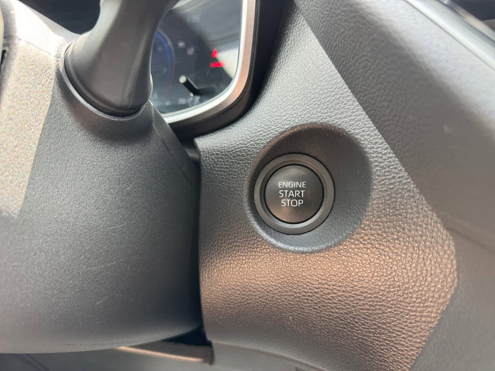 Used 2025 Toyota Corolla Cross XLE AWD/4WD image 6