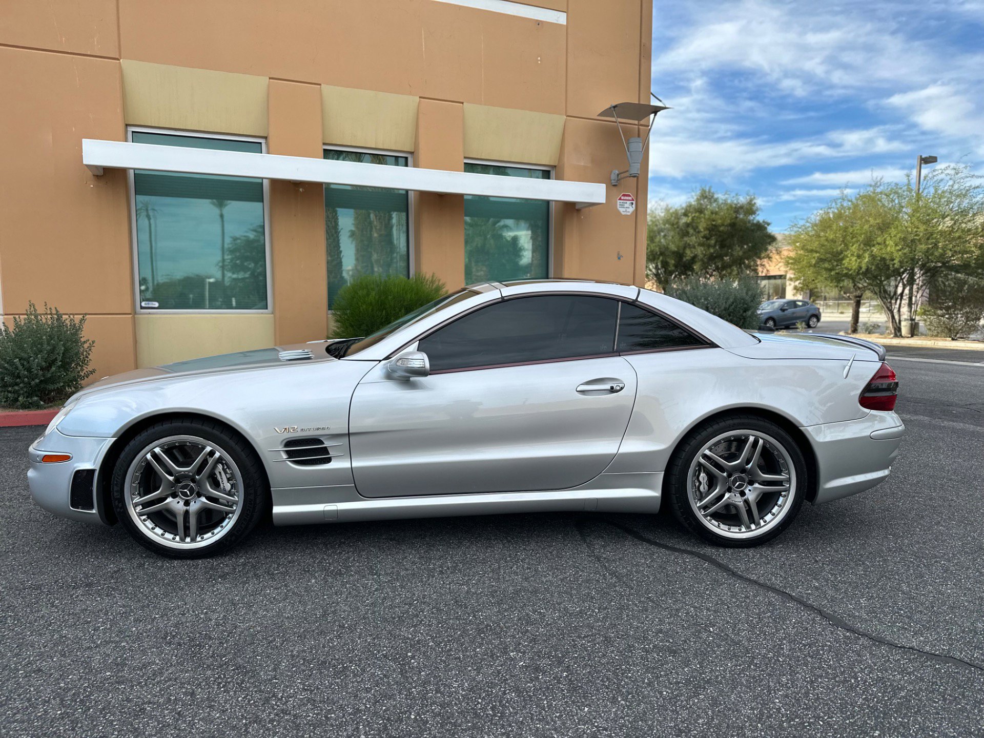 Used 2005 Mercedes-Benz SL 65 AMG image 16