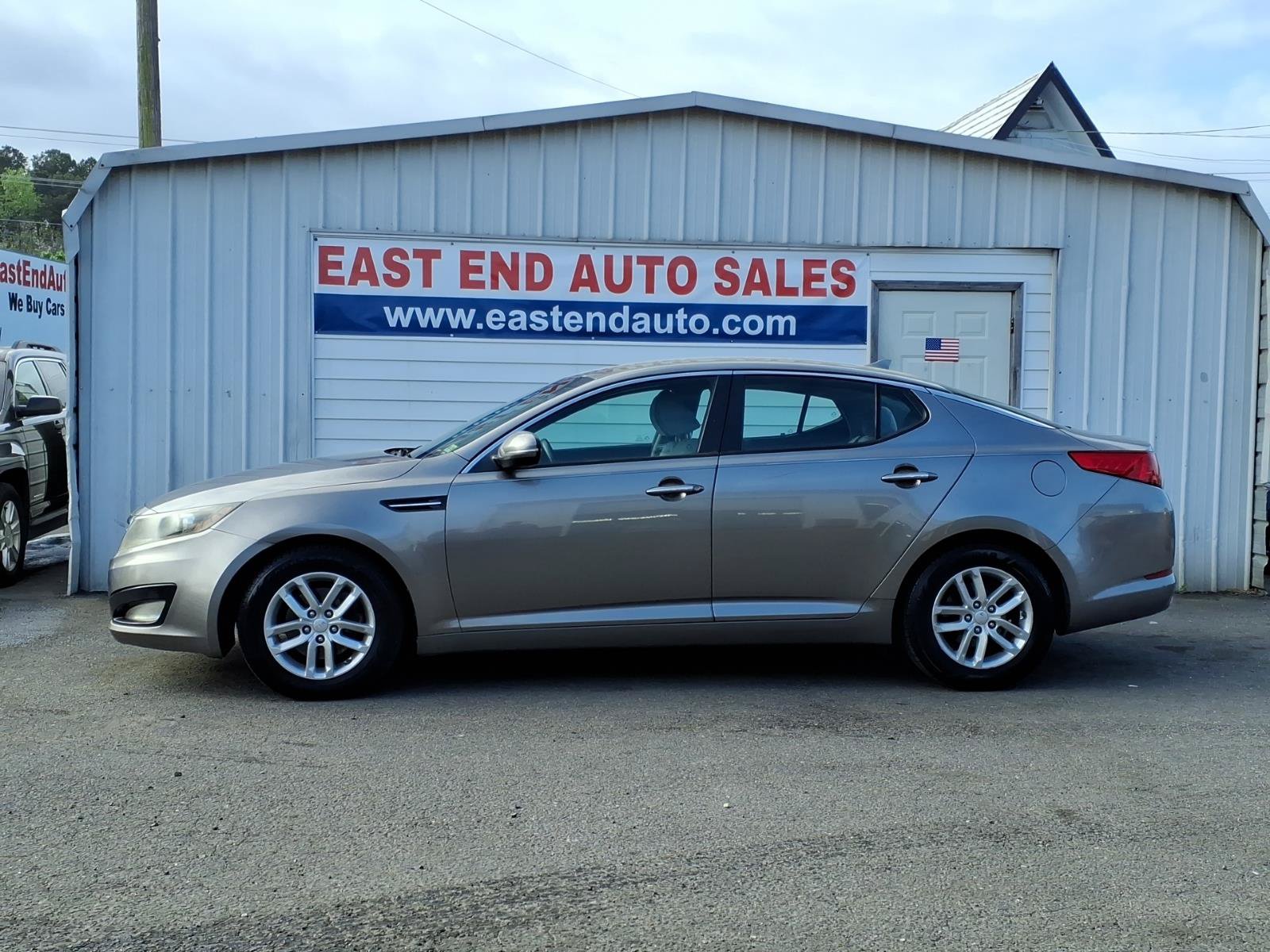 Used 2012 Kia Optima LX w/ Convenience Pkg FWD image 2