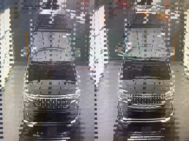 Used 2022 Jeep Grand Wagoneer Series III w/ Rear Seat Video Group 1 video 2