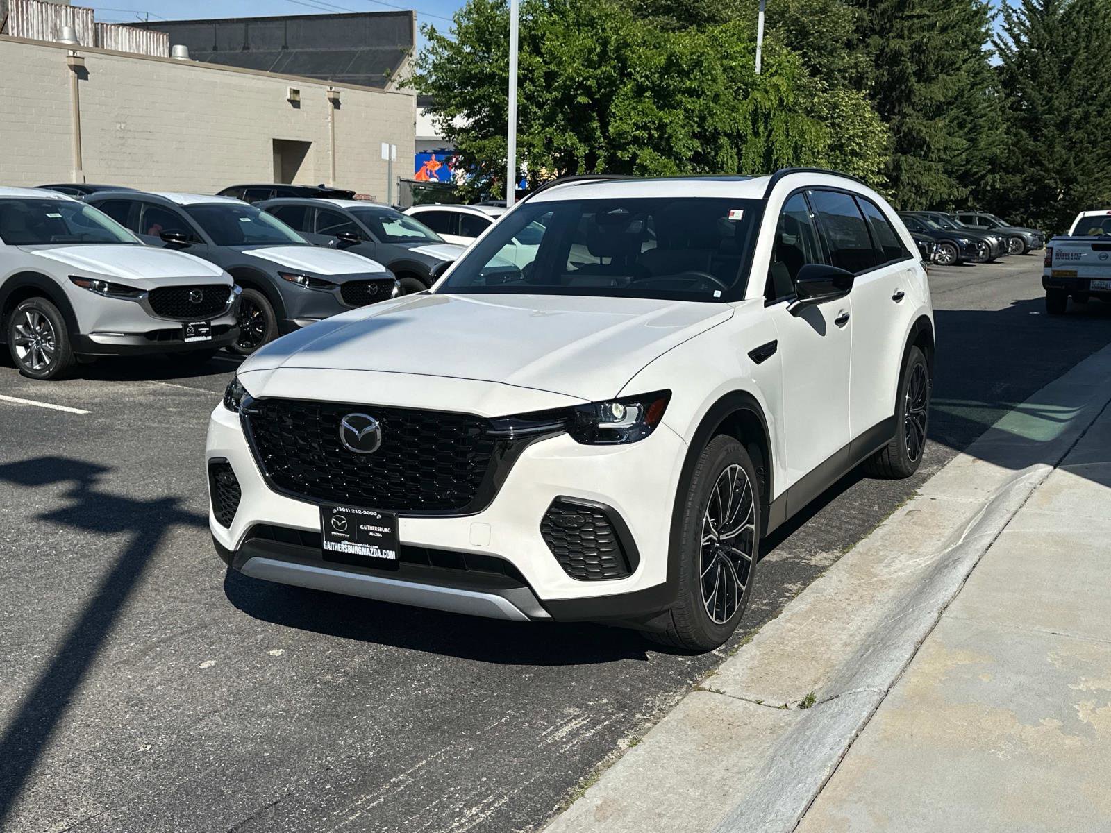 Certified 2025 MAZDA CX-70 Plug-In Hybrid w/ Premium Plus image 4