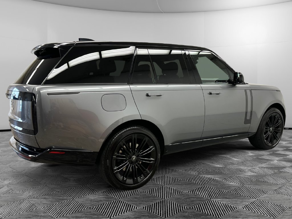 Used 2025 Land Rover Range Rover SE AWD/4WD image 7