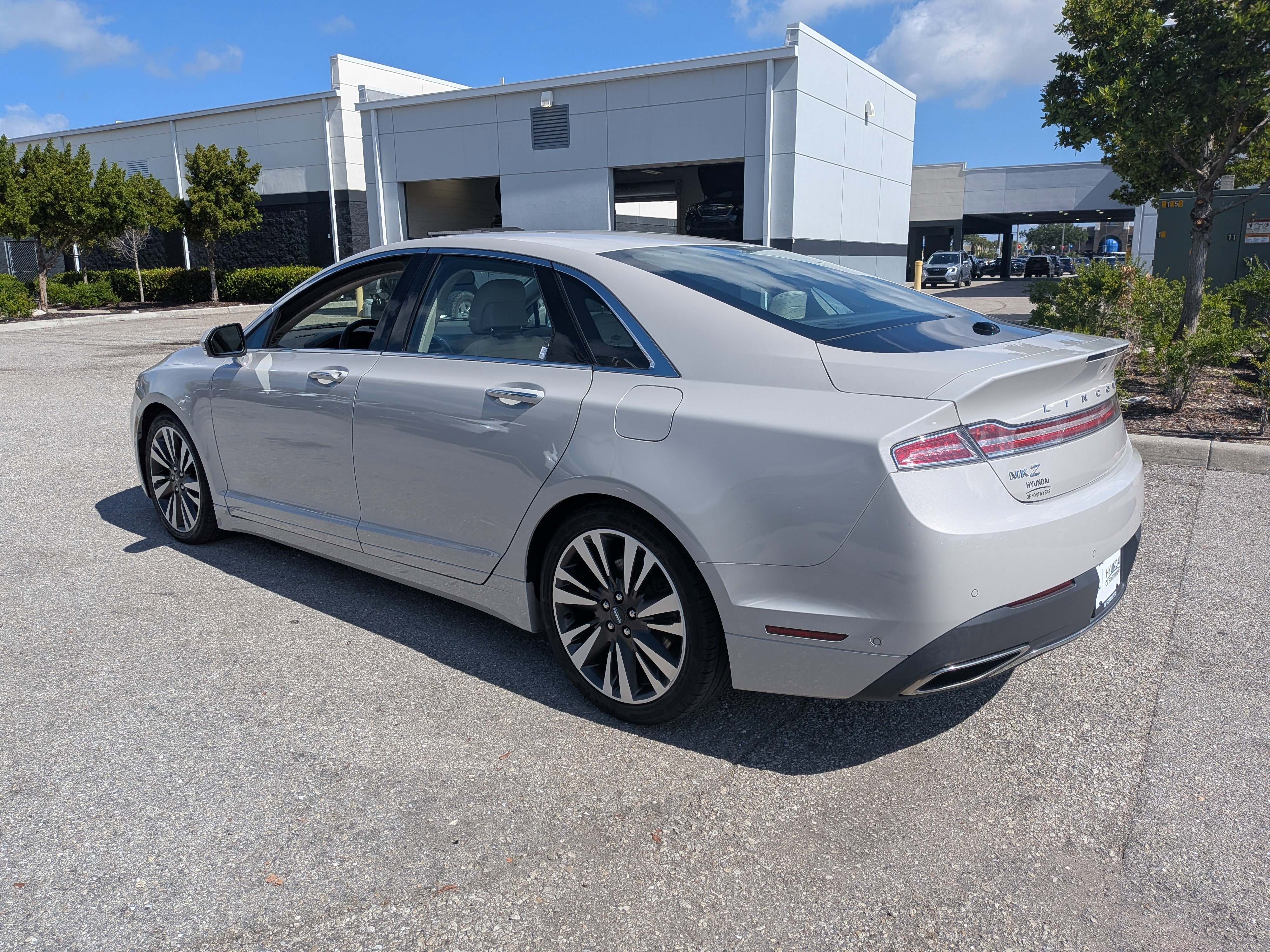Used 2019 Lincoln MKZ Reserve FWD image 6