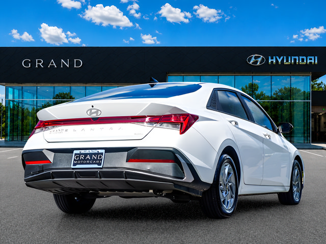 Used 2024 Hyundai Elantra Blue FWD image 6