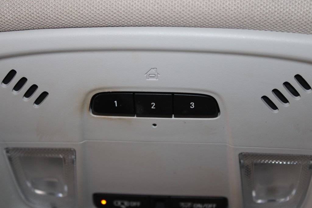 Used 2021 Chevrolet Traverse LT AWD/4WD image 48