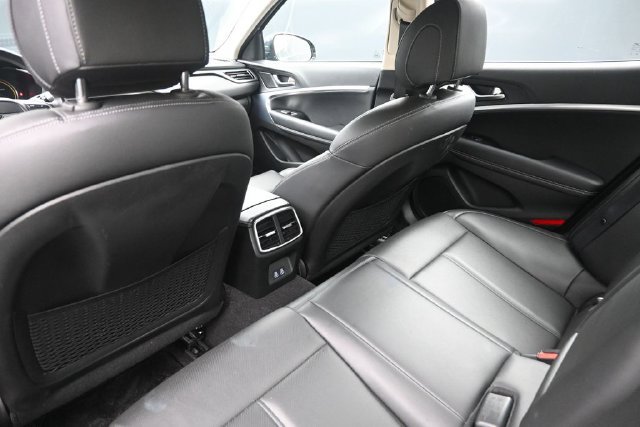 Used 2025 Genesis G70 2.5T AWD/4WD image 37
