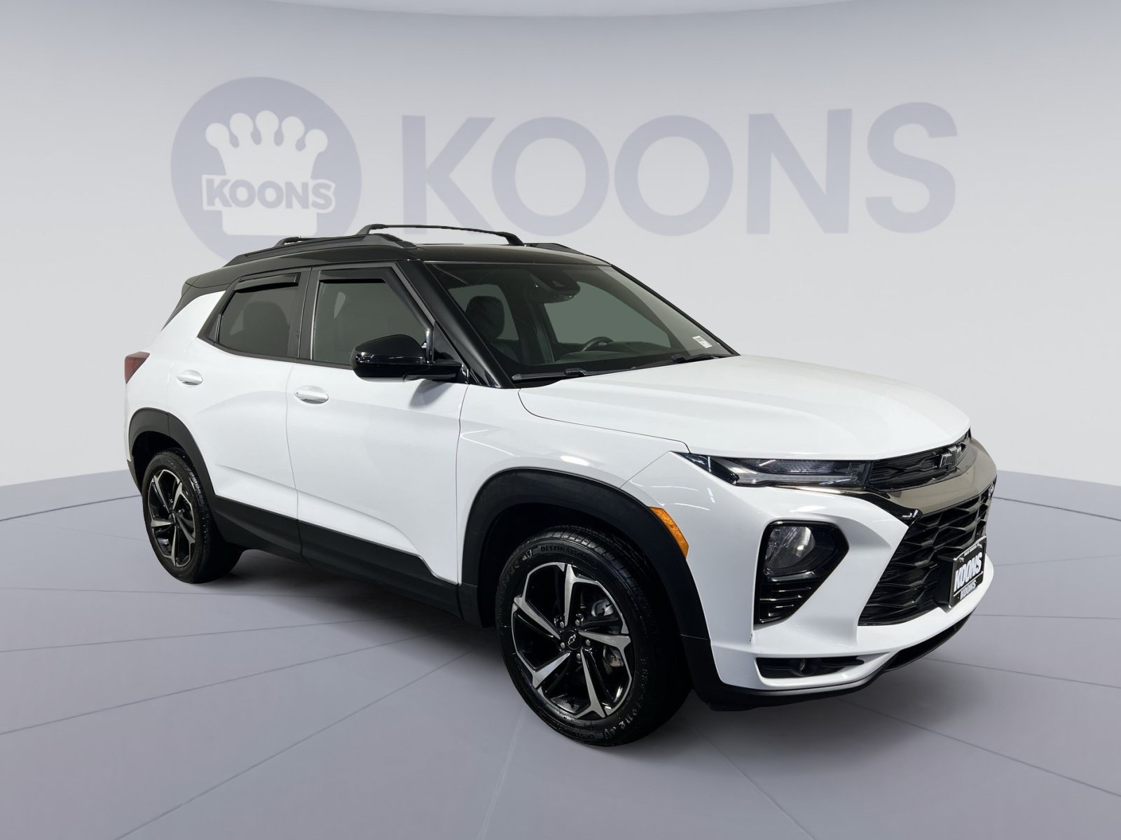 Used 2021 Chevrolet TrailBlazer RS w/ Sun and Liftgate Package AWD/4WD image 2
